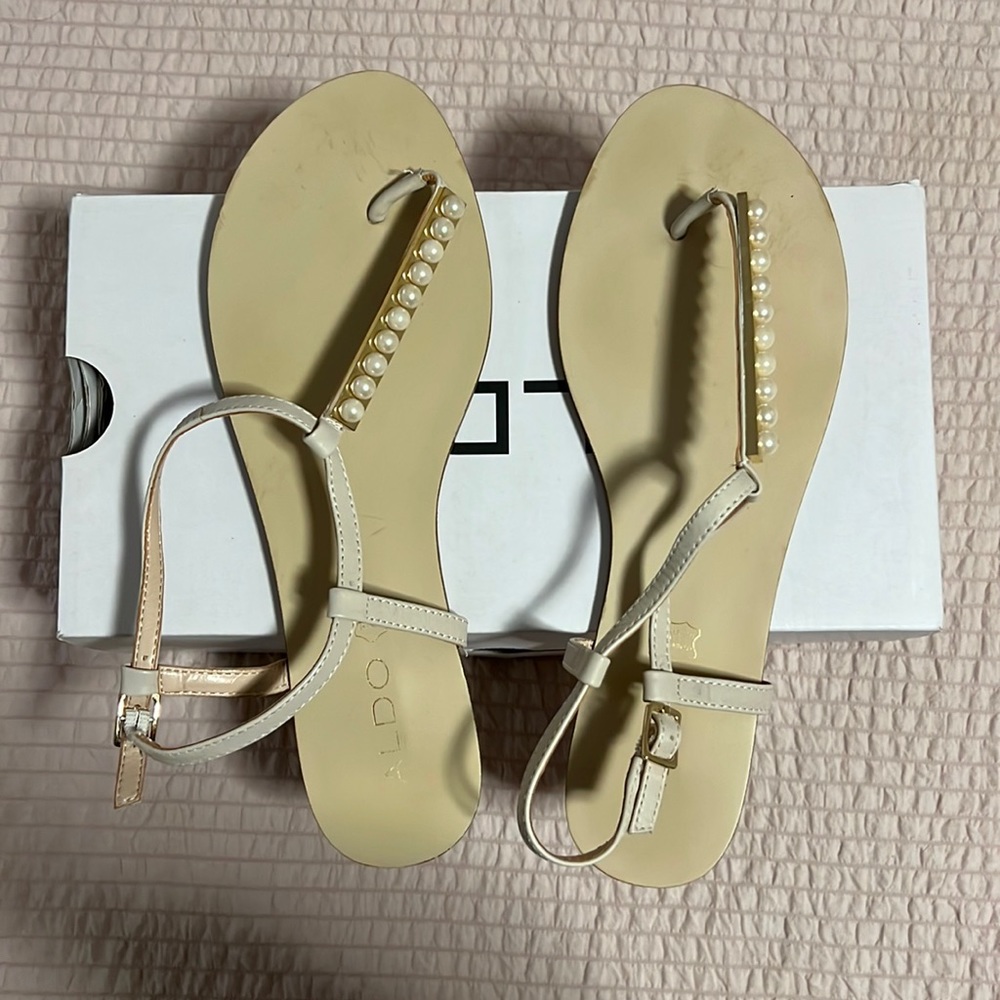 ALDO TAONG Sandal Sz 9